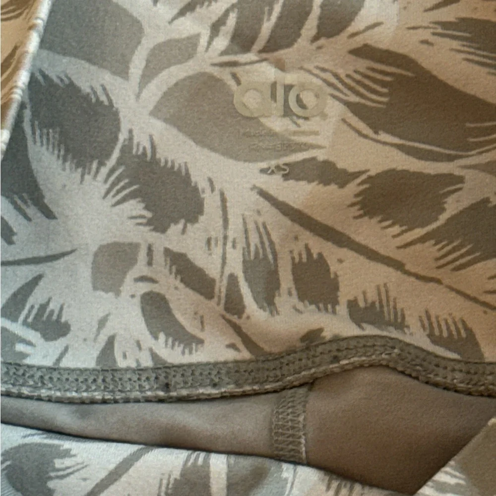 ALO YOGA NWOT HIGH-WAIST AIRBRUSH LEGGING XS